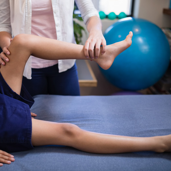 Fisioterapia para adultos niños y jóvenes. Dolor de espalda, malas posturas